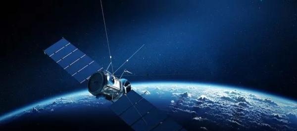 如何进入星际拓荒量子卫星？宇宙之眼的正确使用步骤是什么？